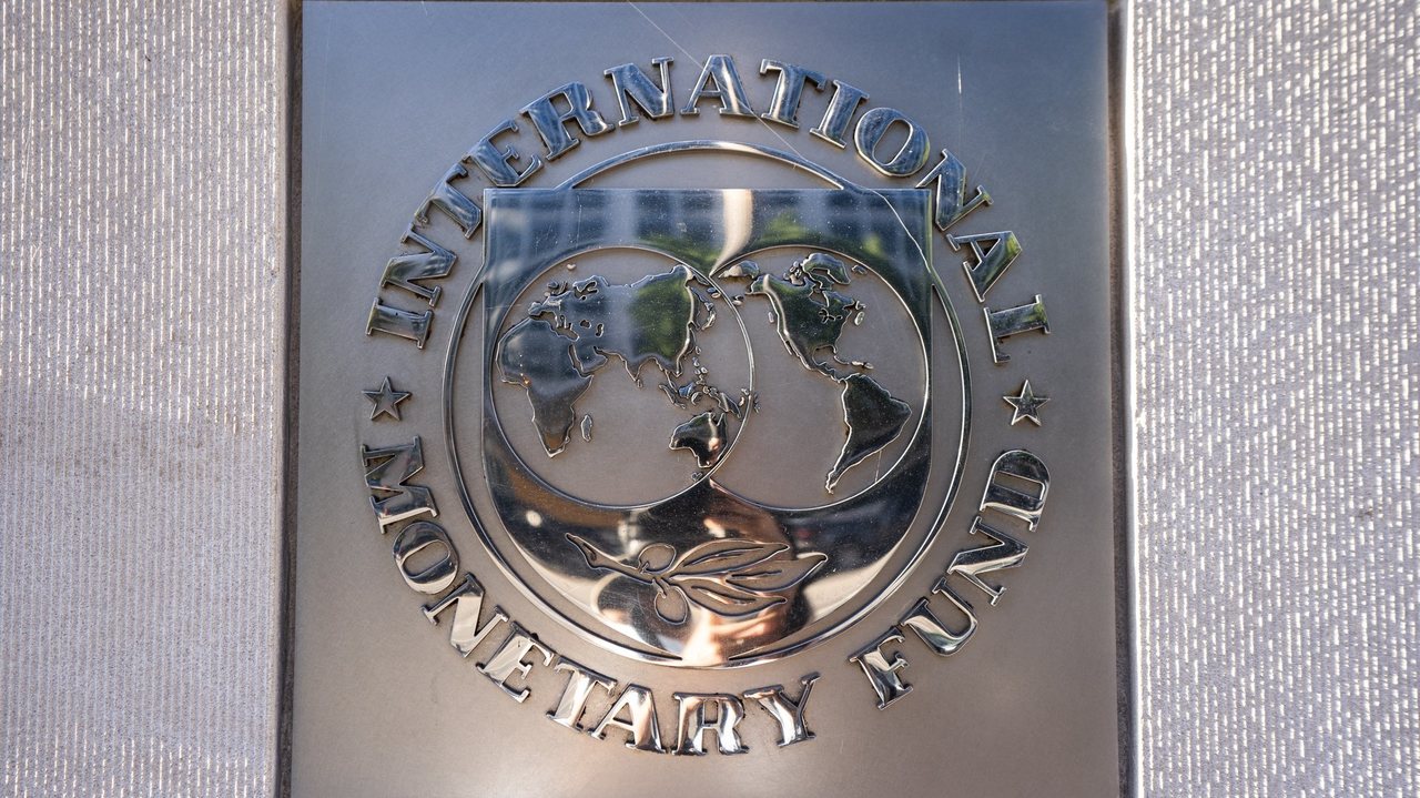 El FMI revisa el crecimiento económico global al 3,3% en 2025 • Diário Económico