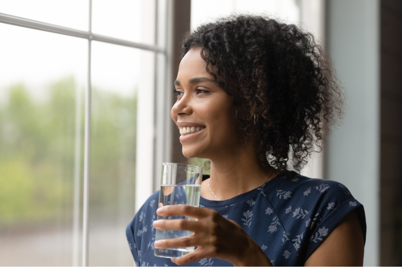 A importância de beber água na saúde e rotina do empreendedor